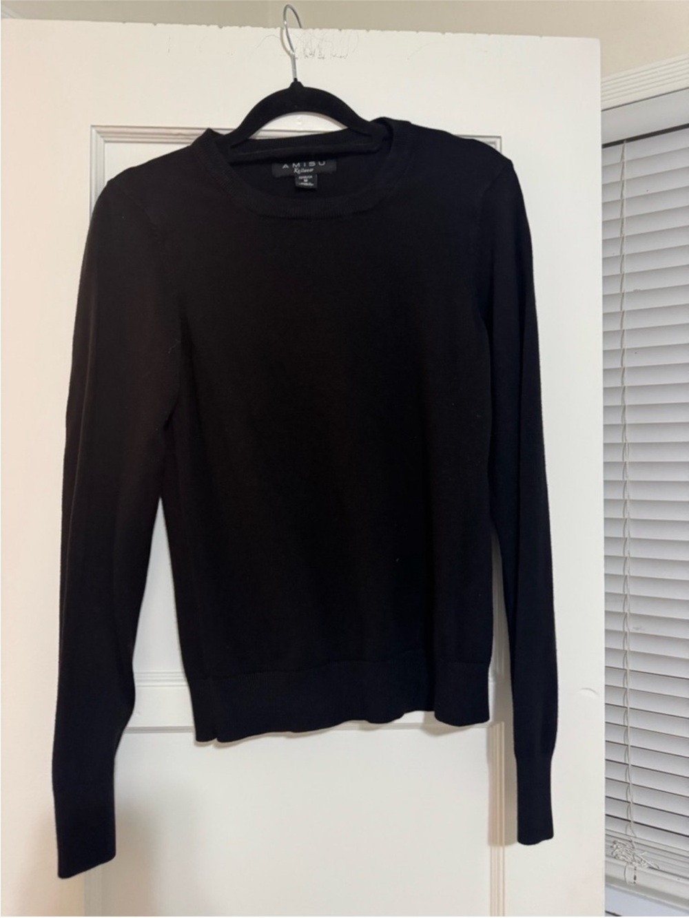 Amisu Black Long-Sleeve Crewneck Top